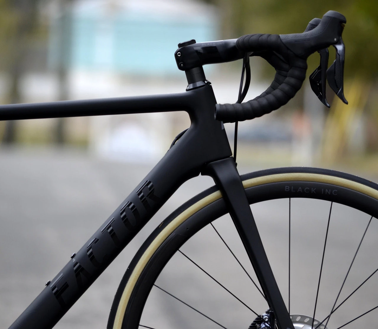 Black Inc. Thirty Tubeless Disc Brake Clincher Wheelset 6 Black Inc. Thirty Tubeless Disc Brake Clincher Wheelset - Image 6