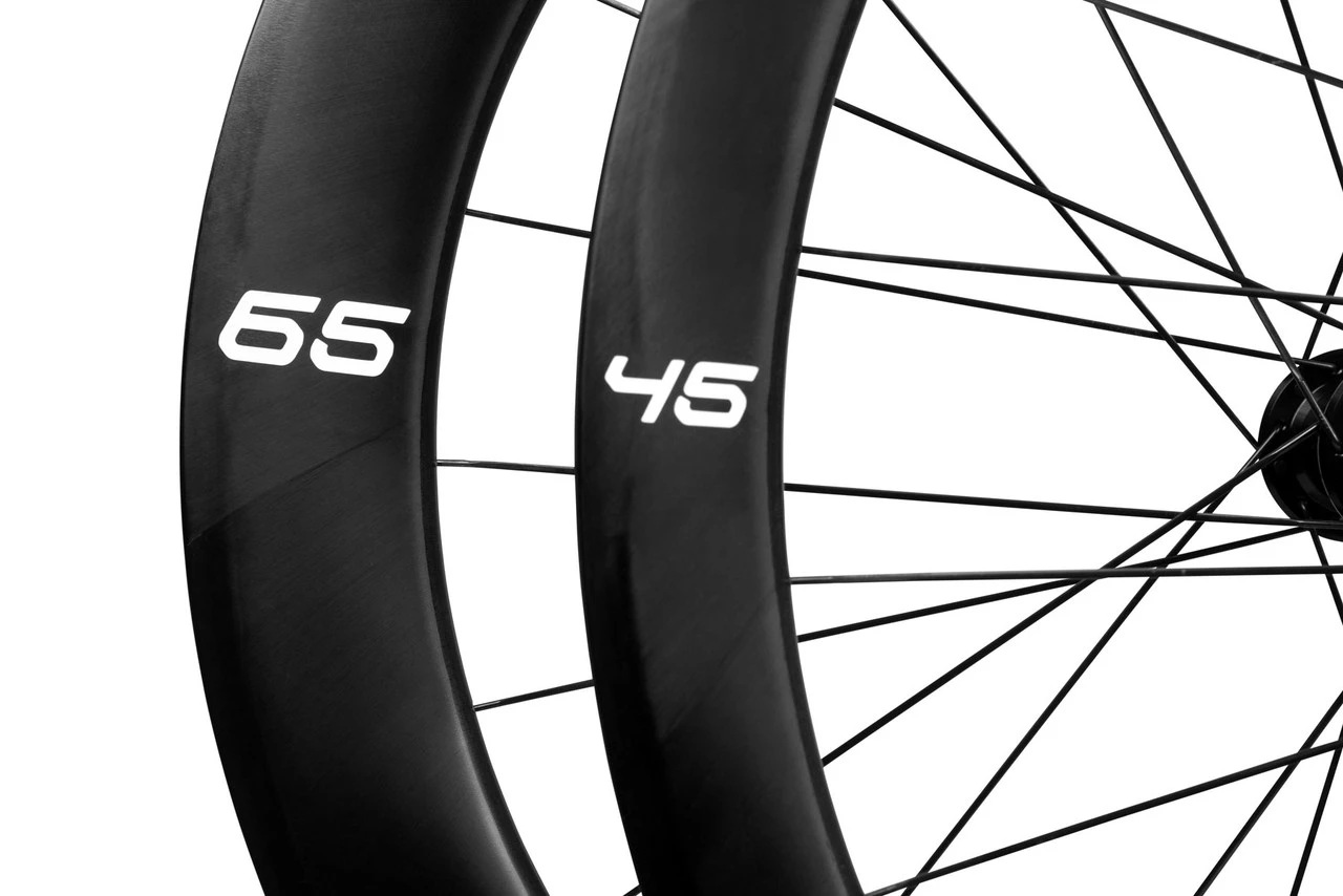 Enve Foundation 65 Carbon Tubeless Disc Wheelset 3 Enve Foundation 65 Carbon Tubeless Disc Wheelset - Image 3