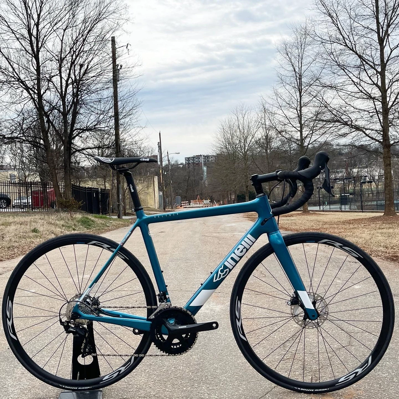 Cinelli Veltrix Shimano 105 Disc Bike 6 Cinelli Veltrix Shimano 105 Disc Bike - Image 6