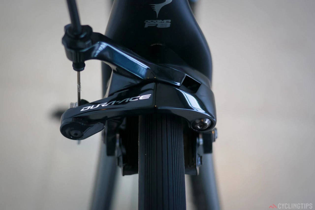 Shimano Dura-Ace R9200 Rim Brake Caliper Pair 3 Shimano Dura-Ace R9200 Rim Brake Caliper Pair - Image 3