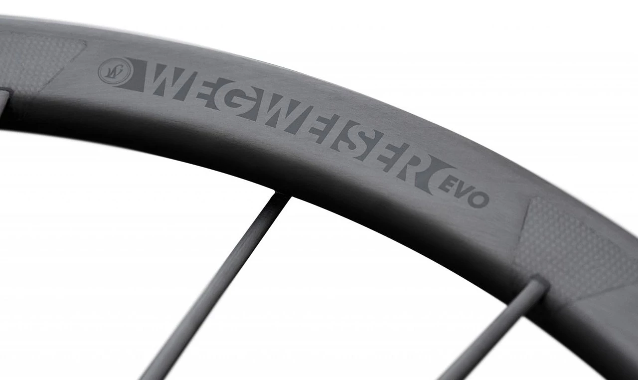 Lightweight Wegweiser Evo Tubeless Disc Brake Clincher Wheelset 6 Lightweight Wegweiser Evo Tubeless Disc Brake Clincher Wheelset - Image 6